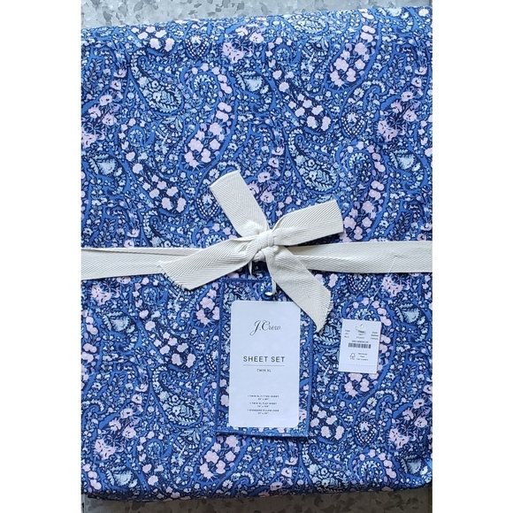 35. J.Crew Limited-edition twin XL sheet set in Liberty® Bourton Bloom fabric - Picture 6 of 8
